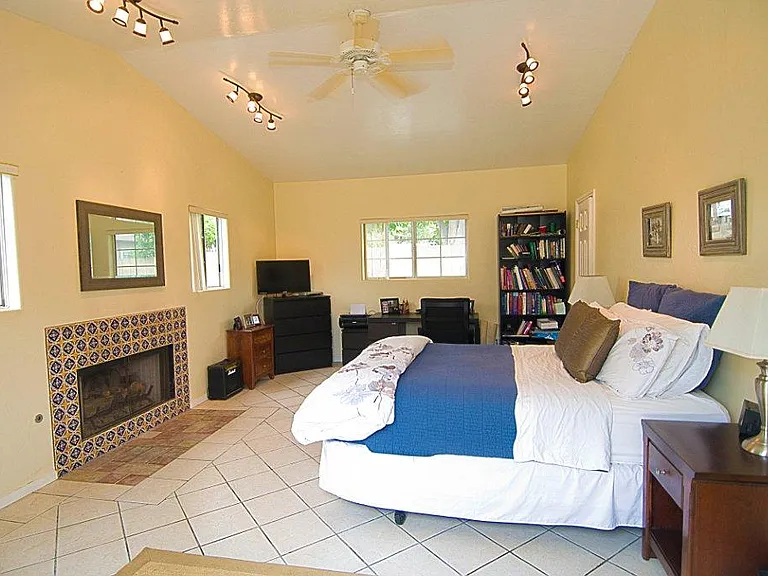1158 Delaware St — Photo 7