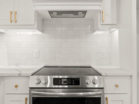 5th image of 5808 Scenic Dr