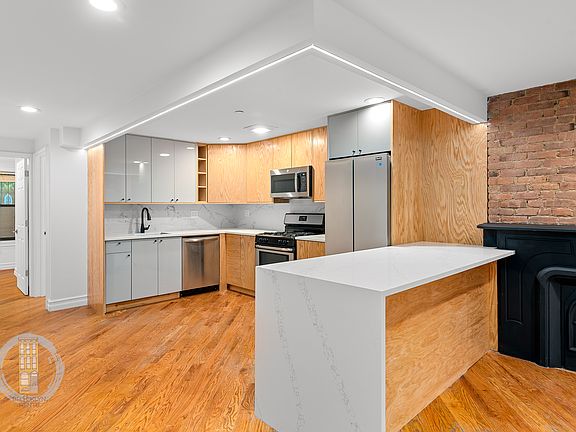 4th image of 306 Clifton Pl