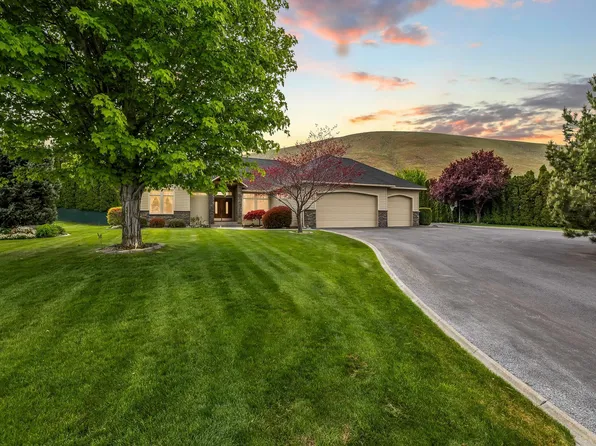 7008 Glenbrook Loop, West Richland, WA 99353