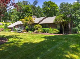 42 Fox Ledge Rd, Kinnelon, NJ 07405