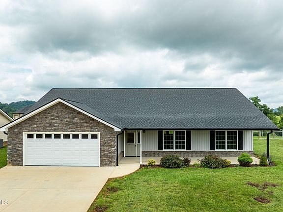 3rd image of 595 Pleasant Valley Rd