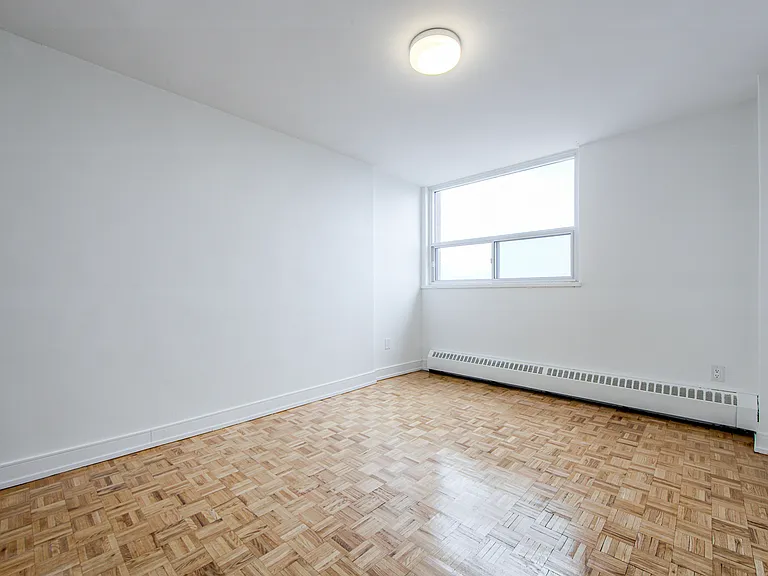 55 Triller Ave — Photo 7