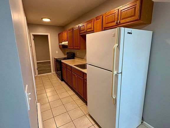 5th image of 42 Jefferson Ave #2