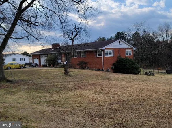 7628 Huron Dr, Gainesville, VA 20155