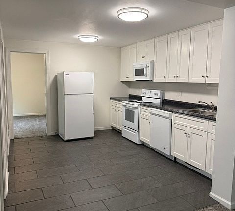 3rd image of 151 W Main St