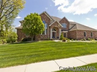 4 Briarwood Ln, Rochester, IL 62563