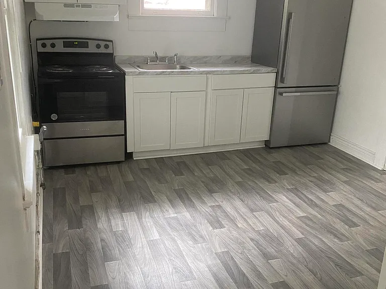 717 Temple Ave — Photo 5