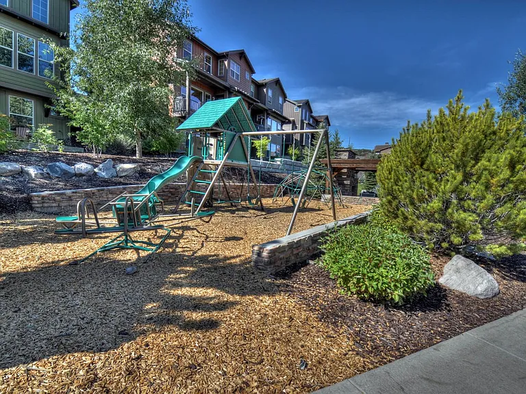 1052 W Abigail Dr — Photo 22