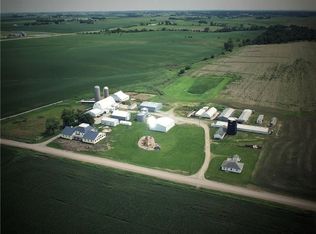 1215 N 67th Ave W, Newton, IA 50208