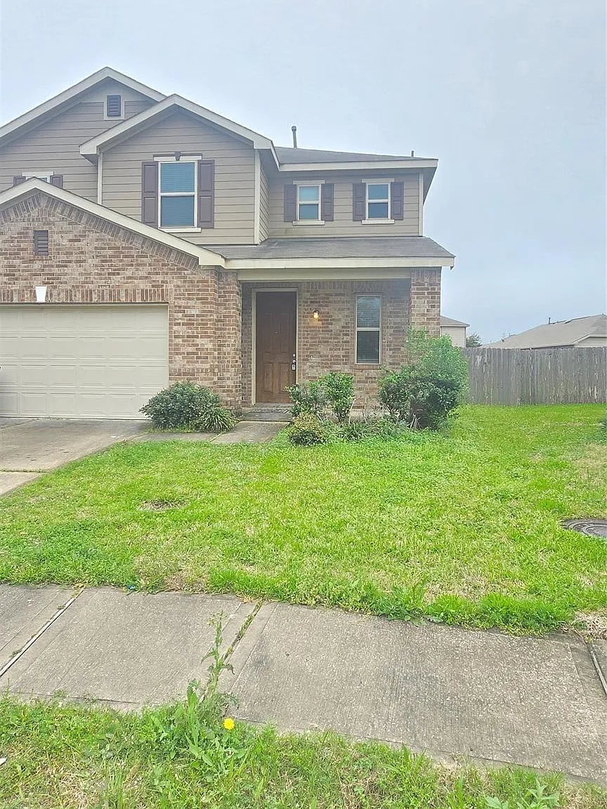 4 bed, 2.5 bath, 2909 sqft, $2,800 — Photo 1