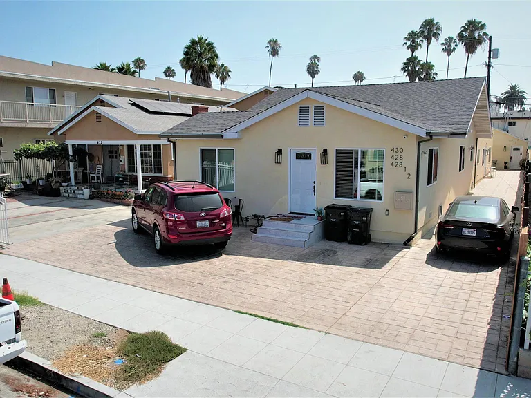 428 1/2 N Harvard Blvd — Photo 12
