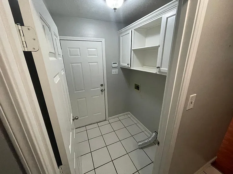 1717 Point West Dr — Photo 52