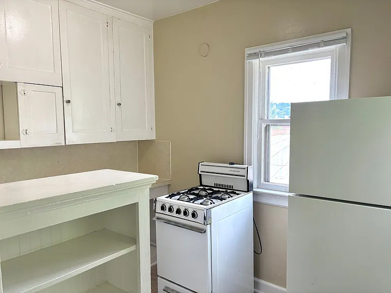 1035 SE 12th Ave — Photo 10