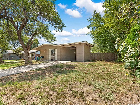 4th image of 5134 Village Trail Dr
