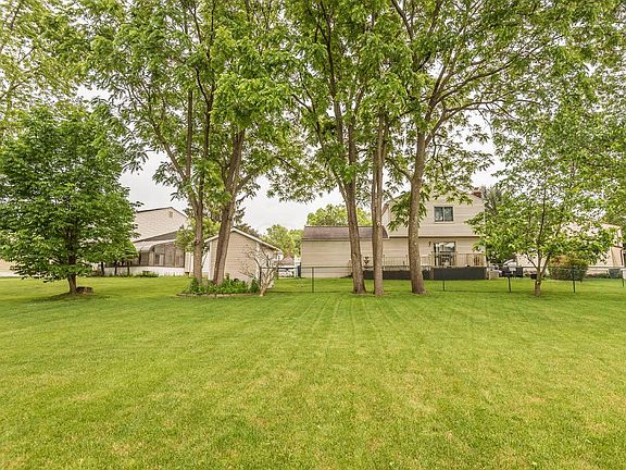 4th image of 4906 Strawberry Glade Dr
