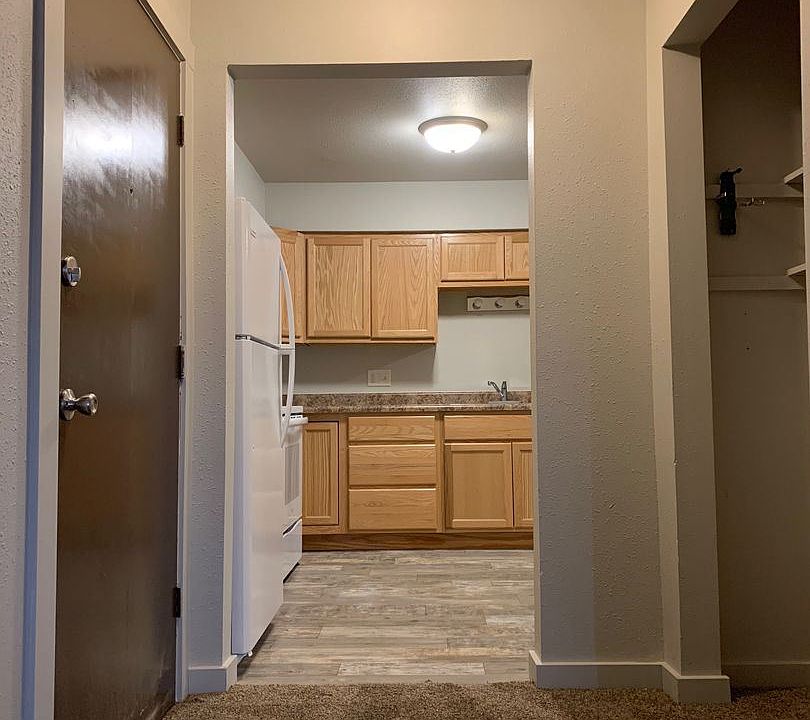 1st image of 642 36th St SW #202