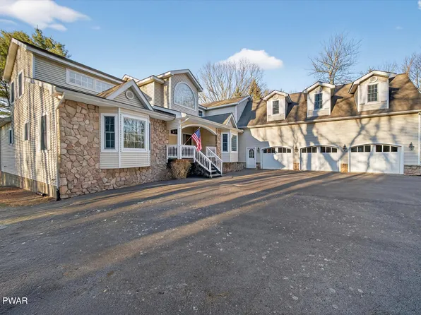 420 Canoebrook Dr, Hawley, PA 18428