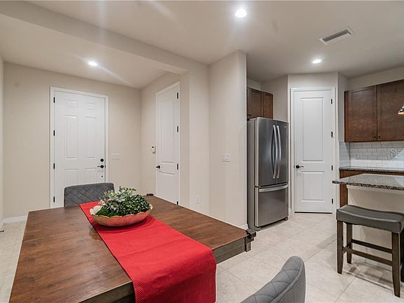 4th image of 6652 Rocky Park St