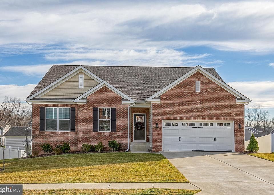 1st image of 103 Old Oaks Ct