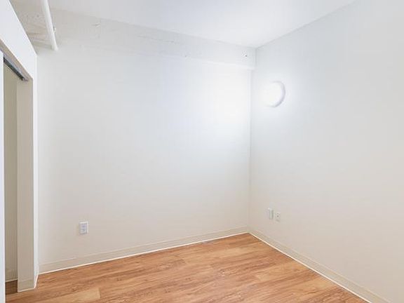 3rd image of 800 17th St #115