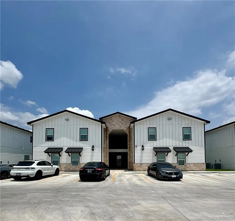 2 bed, 2.0 bath, 913 sqft, $1,150 — Photo 1