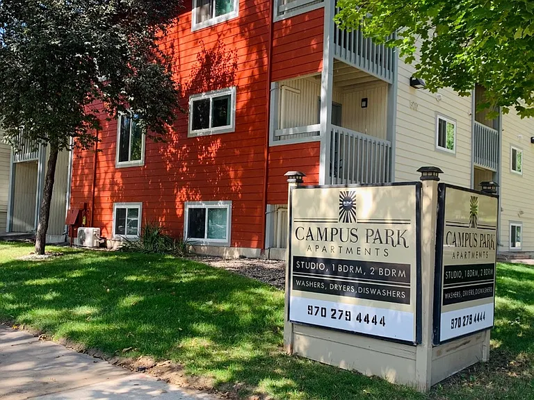 Campus Park Apartments - SAMI Apartments — Photo 12