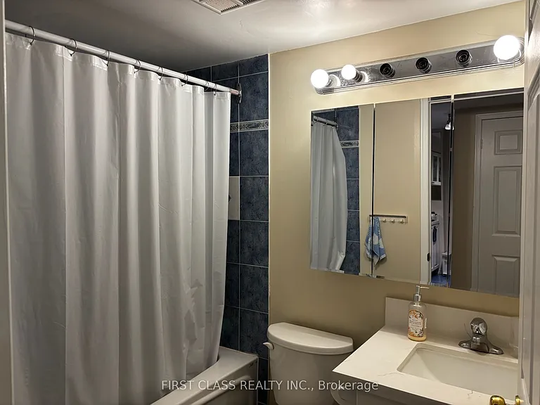 887 Bay St #1001 — Photo 13