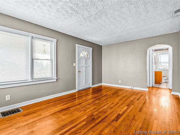 4th image of 1327 E 8th Street