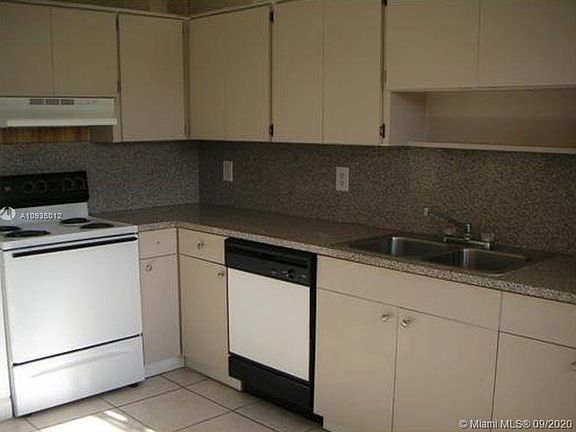 2nd image of 2127 McKinley St #2127