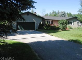 1704 W Hansen Rd, Scottville, MI 49454