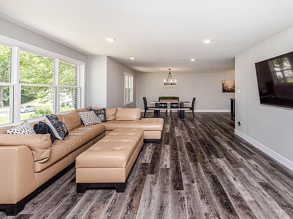 4th image of 430 Valley Park Dr