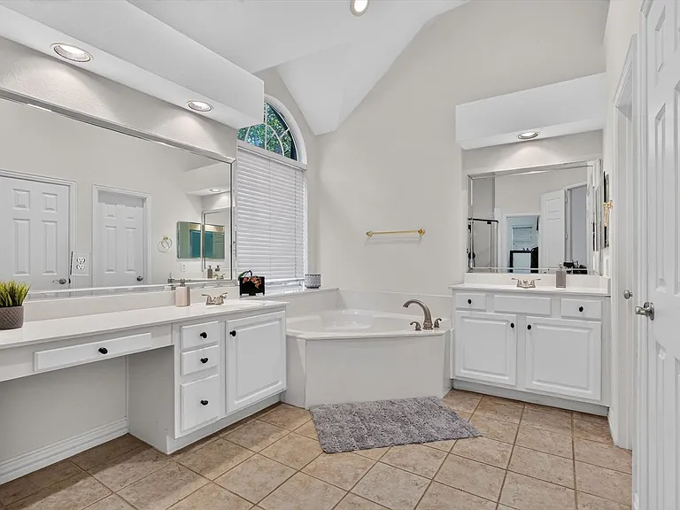 4730 Hampshire Dr — Photo 20