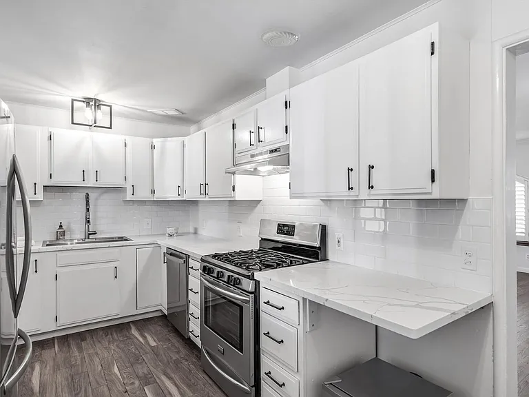 337 Bettencourt St — Photo 9