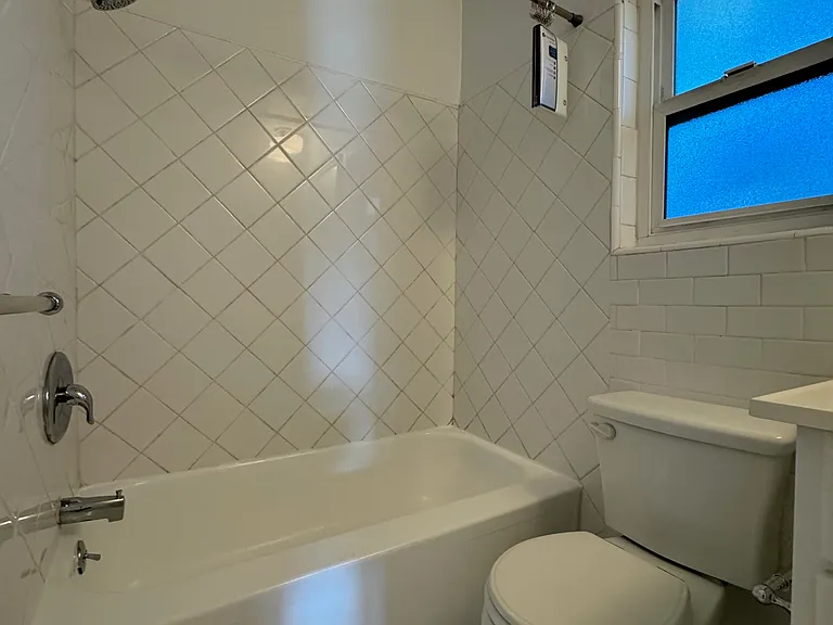 1921 Vista Del Mar St #204 — Photo 12