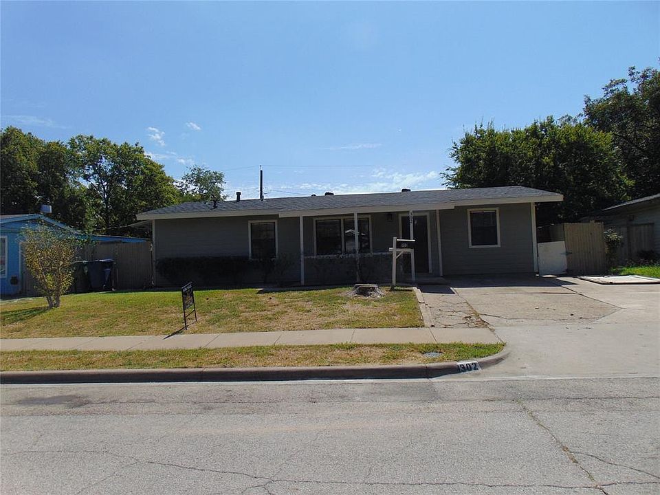 1st image of 302 Loma Dr
