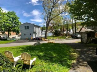 100 Shore Rd, Lake Hopatcong, NJ 07849