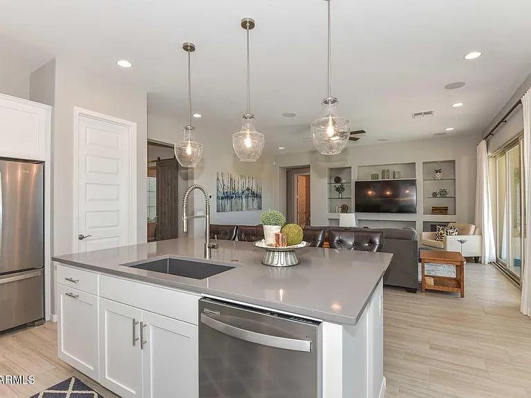 9661 W Patrick Ln — Photo 16
