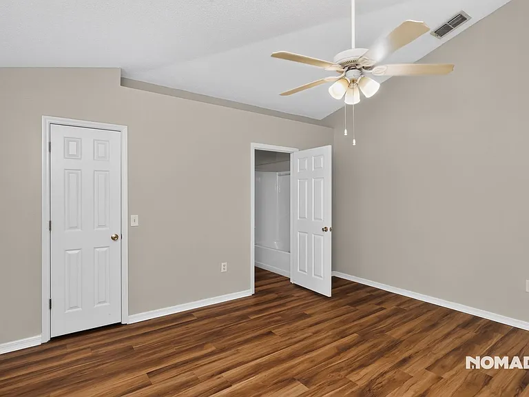 14169 Spring Hill Dr — Photo 28