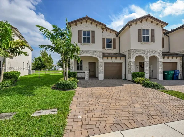 12705 NW 23rd Pl, Miami, FL 33167