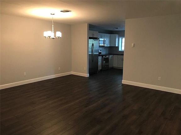 4th image of 126 Pine Glen Dr #126