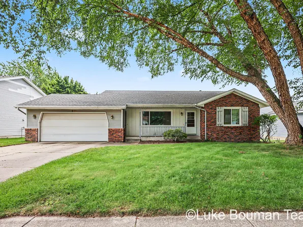 2116 Tyler St, Jenison, MI 49428