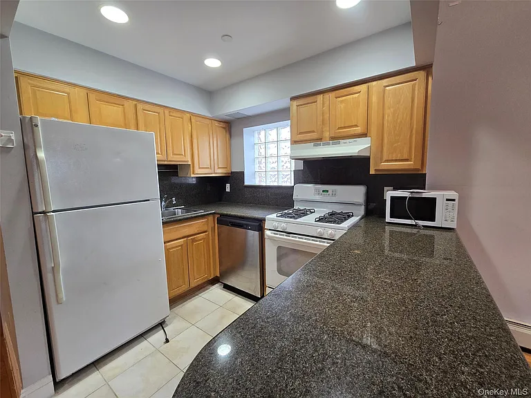 8371 116th St #7C — Photo 3