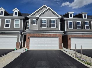 2318 Horseshoe Cir #8802, Naperville, IL 60564