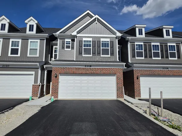 2318 Horseshoe Cir #8802, Naperville, IL 60564