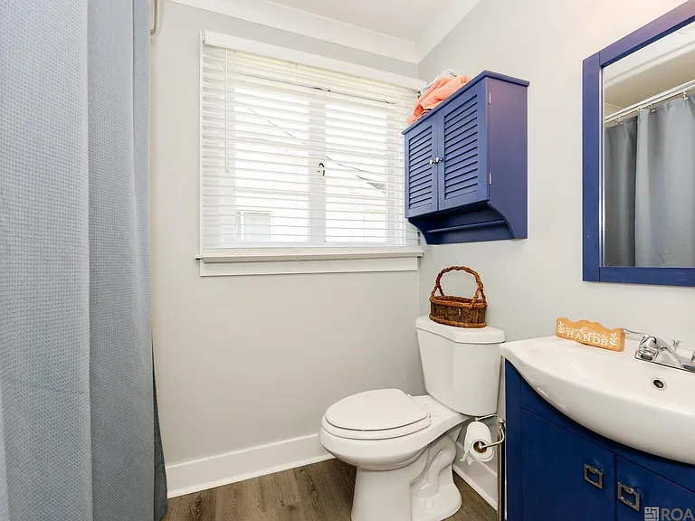 423 Avenue E — Photo 14