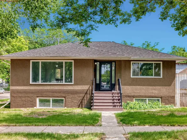 11937 39th St NW, Edmonton, AB T5W 2J6