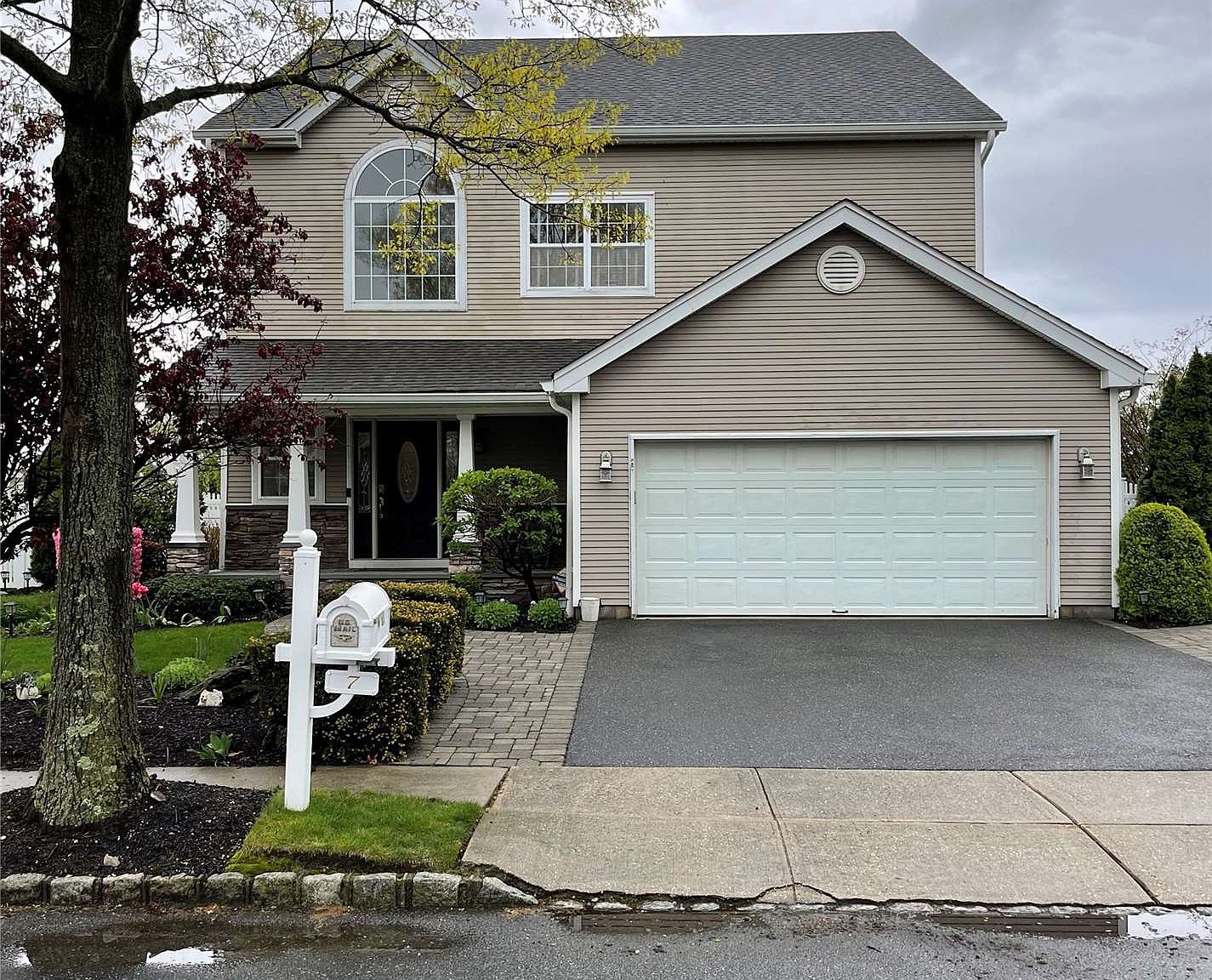 7 Amberson Place, Melville, NY 11747 Zillow