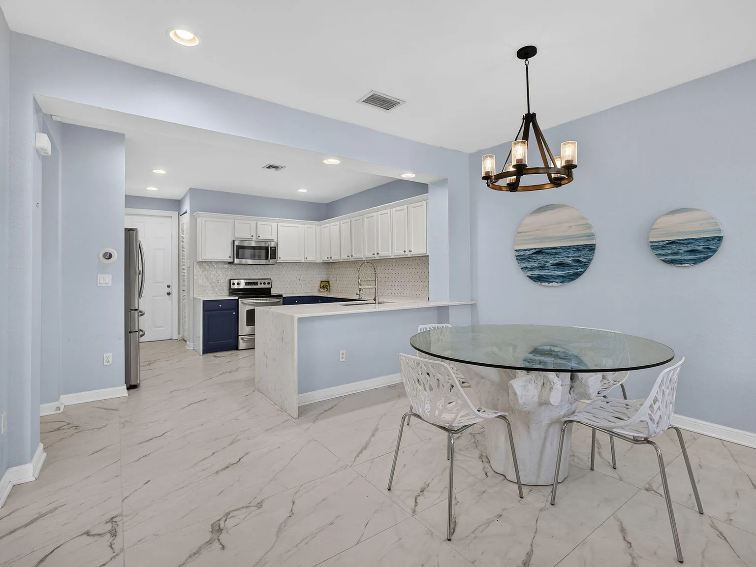 3 bed, 2.5 bath, 1258 sqft, $3,200 — Photo 3