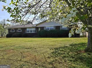 30 Pineridge Dr SE, Silver Creek, GA 30173